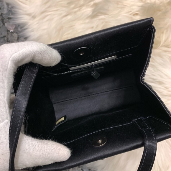 ❌SOLD ❌Vintage Chanel camellia satin mini handle bag - Picture 12 of 13